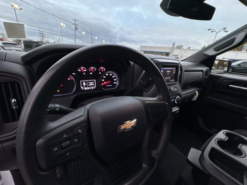 Used 2022 Chevrolet Silverado 1500 Custom image 11