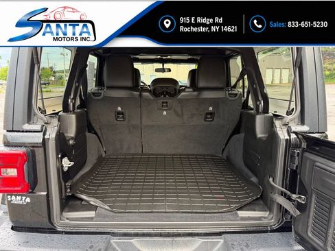 Used 2019 Jeep Wrangler Unlimited Rubicon w/ Cold Weather Group AWD/4WD image 14