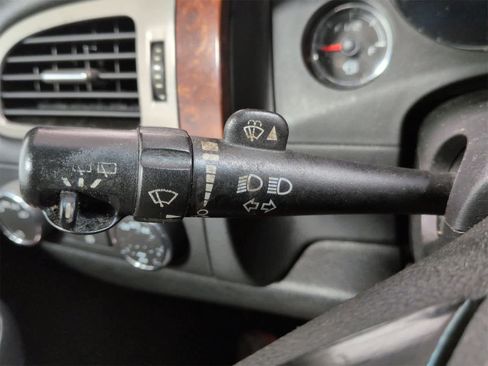 Used 2011 Chevrolet Suburban LT image 26