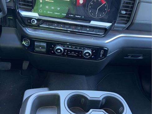 Used 2025 GMC Sierra 1500 SLT image 19