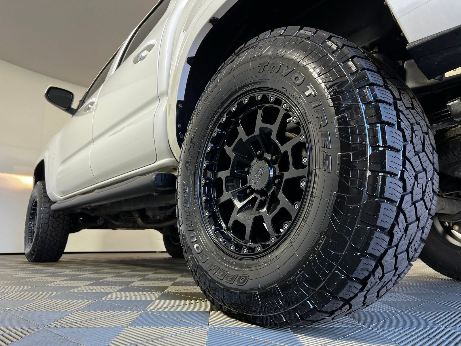 Used 2022 Toyota Tacoma SR AWD/4WD image 22