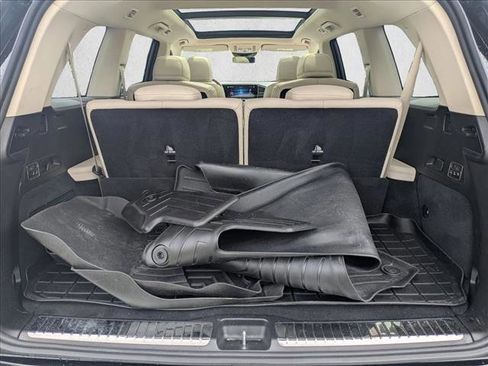 Used 2023 Mercedes-Benz GLS 450 4MATIC image 6