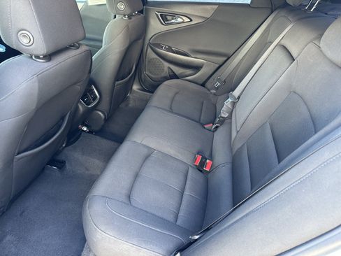 Used 2019 Chevrolet Malibu LT FWD image 16