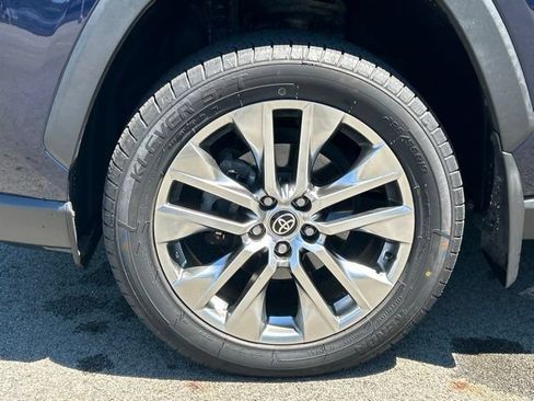 Certified 2021 Toyota RAV4 XLE Premium AWD/4WD image 11