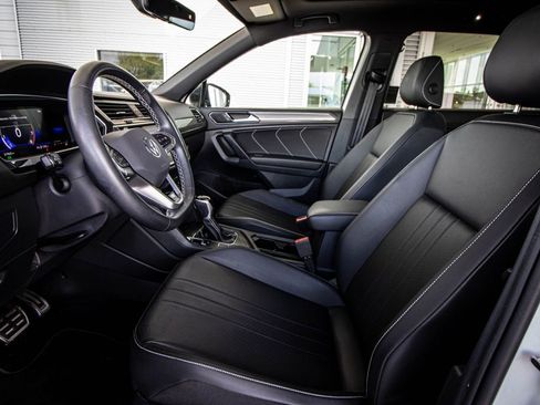 Certified 2023 Volkswagen Tiguan SE R-Line FWD image 22