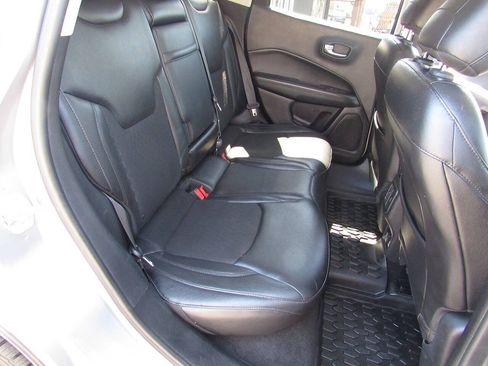 Used 2018 Jeep Compass Latitude w/ Popular Equipment Group FWD image 20
