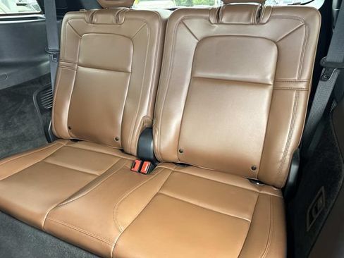 Used 2022 Lincoln Aviator Reserve w/ Equipment Group 201A AWD/4WD image 17