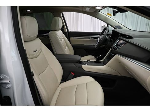 Used 2020 Cadillac XT5 Premium Luxury AWD/4WD image 17