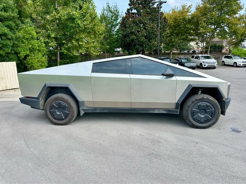 Used 2024 Tesla Cybertruck AWD Crew Cab image 4