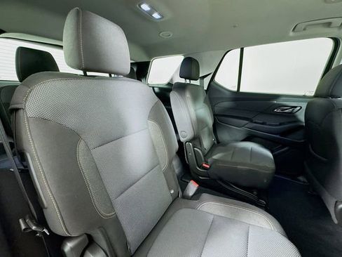 Used 2021 Chevrolet Traverse LT image 28