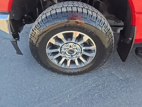 Used 2021 Ford F250 Lariat w/ FX4 Off-Road Package image 4