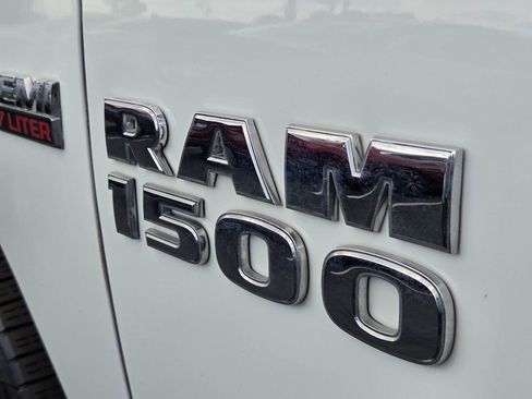 Used 2017 RAM 1500 Express RWD image 9