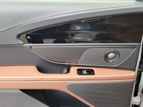 New 2026 Lincoln Nautilus Reserve image 14