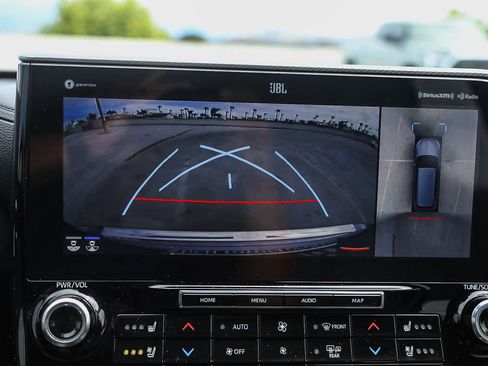 Certified 2021 Toyota Highlander Platinum FWD image 25