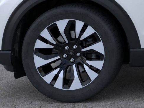 New 2026 Ford Explorer Platinum w/ LUX Leather Package image 19