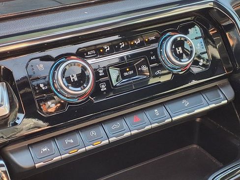 Used 2023 GMC Sierra 1500 AT4 w/ AT4 Premium Package image 15