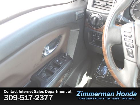 Used 2017 Nissan Titan Platinum Reserve image 14