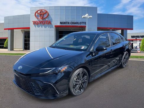 Used 2025 Toyota Camry XSE w/ Premium Package image 6