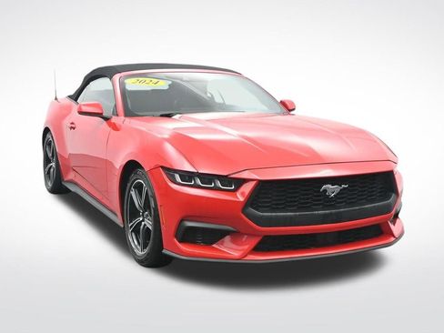 Used 2024 Ford Mustang Convertible image 3