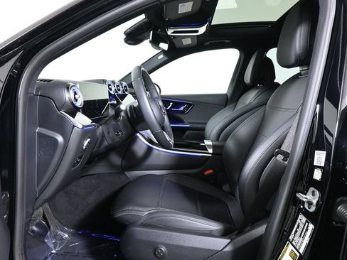 Used 2026 Mercedes-Benz GLC 300 4MATIC image 3