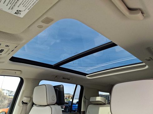 Used 2023 GMC Yukon XL Denali w/ Advanced Technology Package image 14