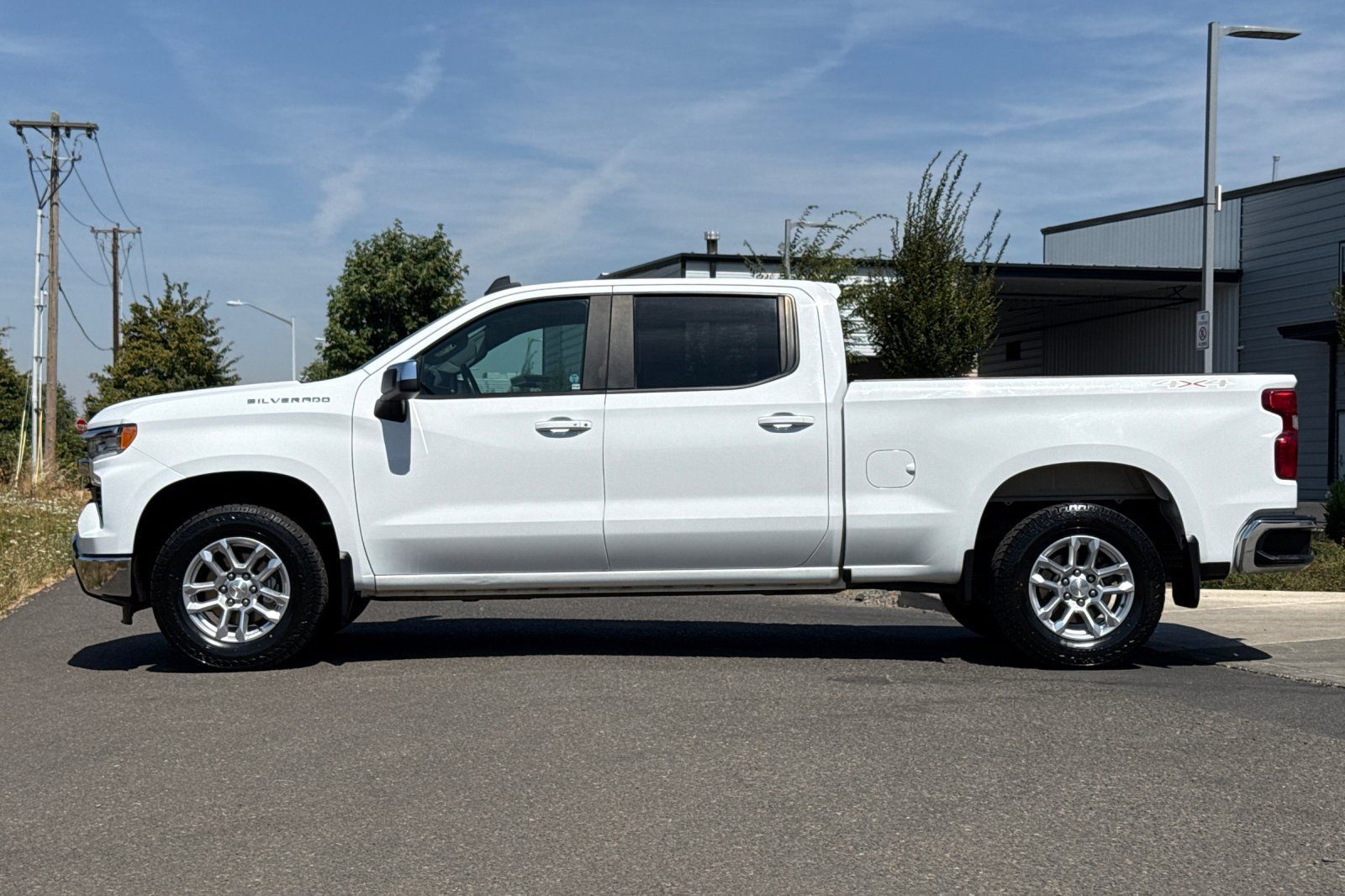 Used 2023 Chevrolet Silverado 1500 LT AWD/4WD image 6
