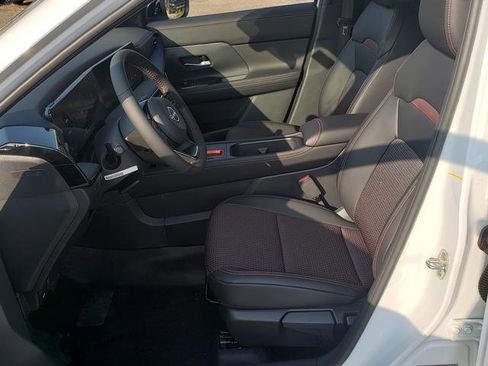 New 2026 Nissan Kicks SR w/ Cold Weather Package image 11