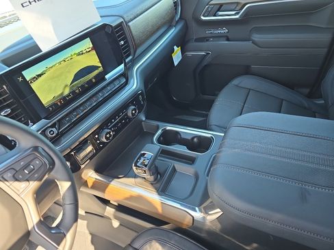 New 2026 Chevrolet Silverado 1500 High Country AWD/4WD image 19