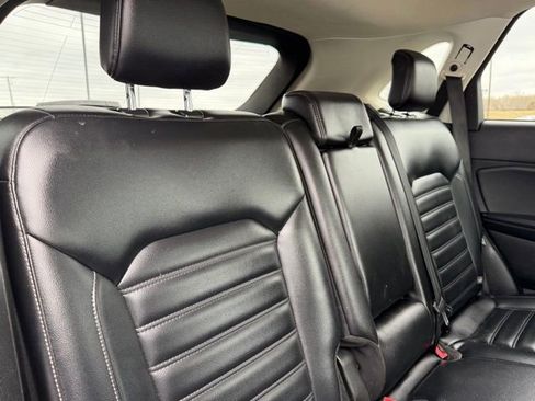 Used 2022 Ford Edge SEL image 40