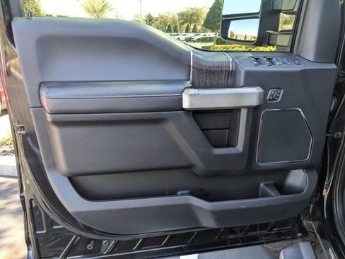 Used 2020 Ford F250 Lariat image 13