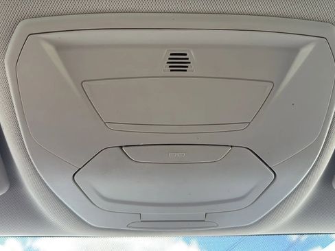 Used 2017 Ford C-MAX Energi SE image 21