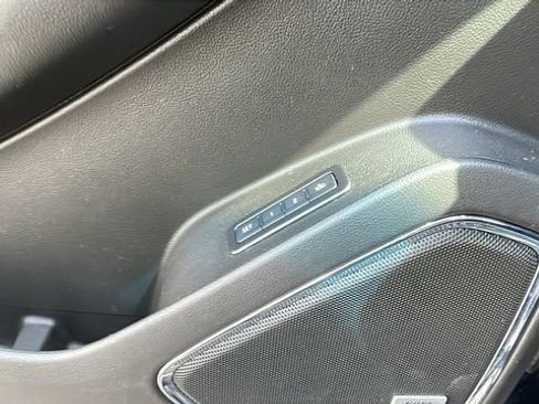 Used 2018 GMC Yukon SLT w/ Open Road Package AWD/4WD image 29