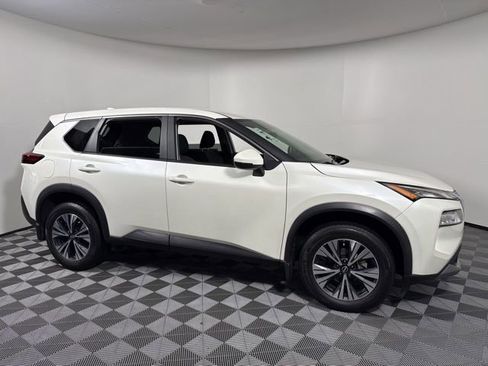 Used 2023 Nissan Rogue SV image 7