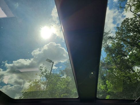 New 2025 Land Rover Range Rover SE image 27