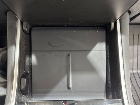 Used 2021 Tesla Model Y Long Range image 19