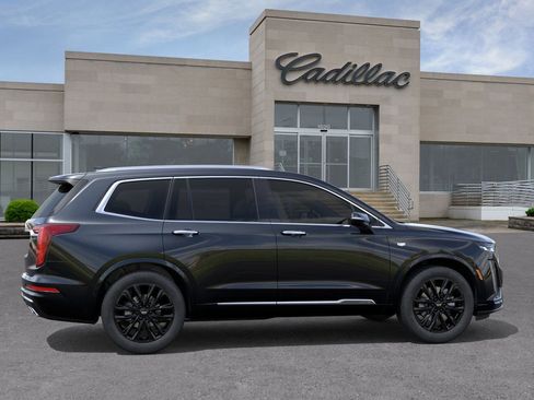 New 2025 Cadillac XT6 Luxury image 5