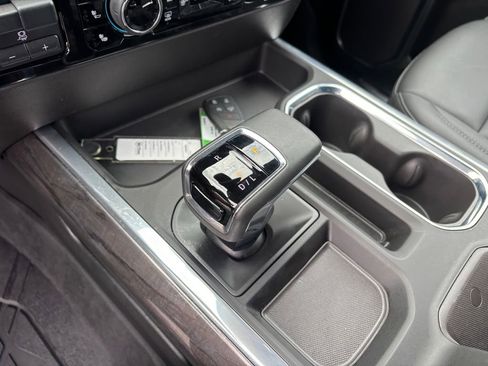 Certified 2025 Chevrolet Silverado 1500 LTZ image 19