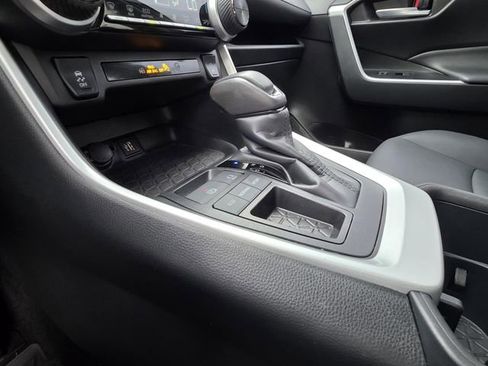 Certified 2025 Toyota RAV4 XLE Premium FWD image 21
