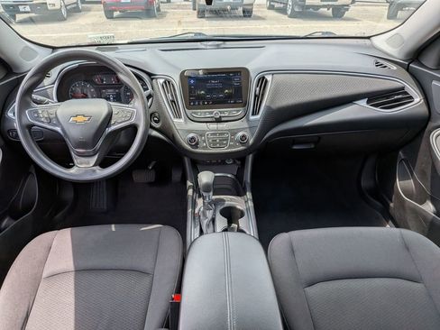 Used 2025 Chevrolet Malibu LT FWD image 26