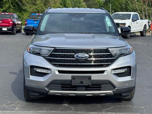 Used 2022 Ford Explorer XLT w/ Equipment Group 202A image 18