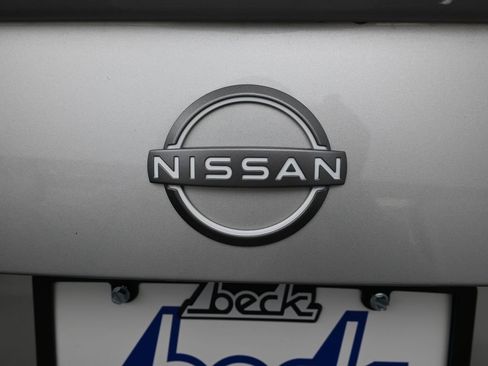 New 2025 Nissan Versa SR w/ Trunk Package FWD image 21