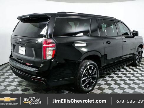 Used 2024 Chevrolet Suburban RST w/ Luxury Package RWD image 3