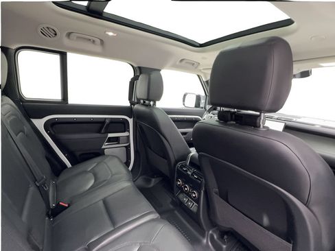 Used 2023 Land Rover Defender 130 SE AWD/4WD image 27