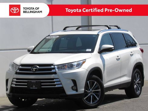 Certified 2019 Toyota Highlander XLE AWD/4WD image 1