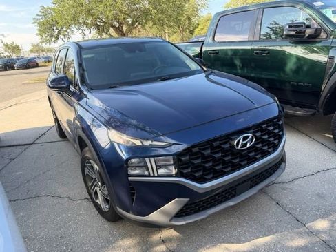 Used 2021 Hyundai Santa Fe SE FWD image 2