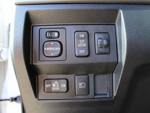 Used 2020 Toyota Tundra SR5 image 22