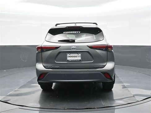 New 2026 Toyota Highlander Limited image 11
