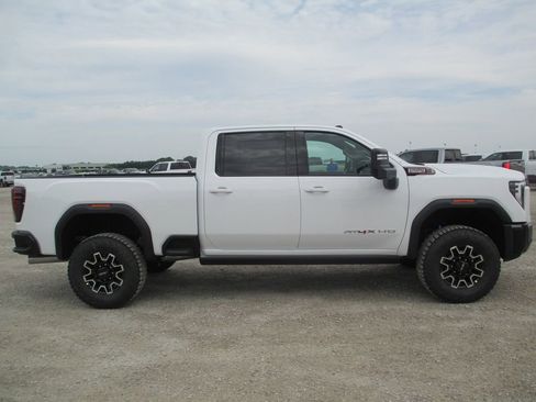 New 2026 GMC Sierra 2500 AT4X AWD/4WD image 3