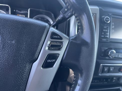 Used 2017 Nissan Titan PRO-4X AWD/4WD image 33