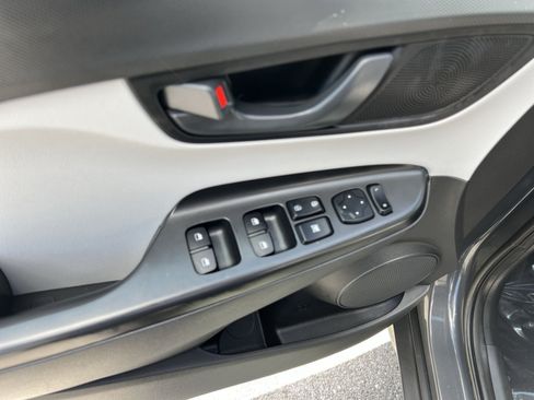 Used 2023 Hyundai Kona SE AWD/4WD image 14